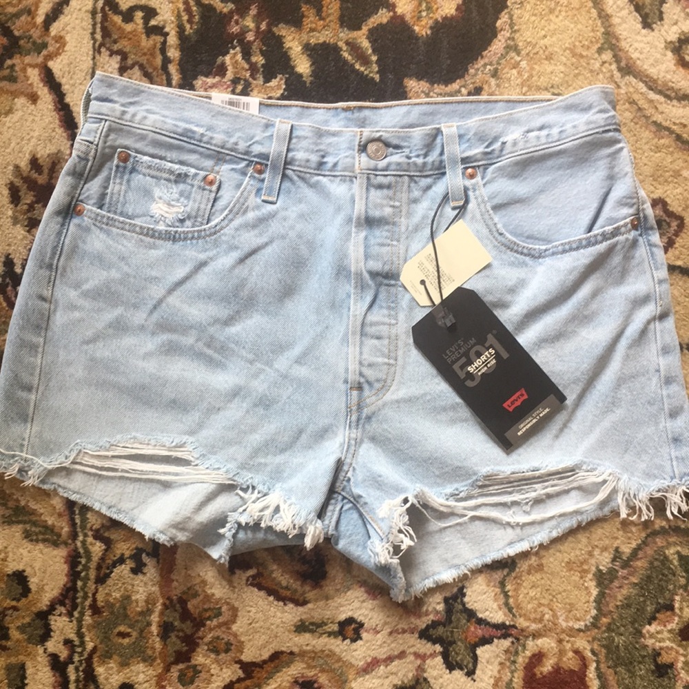 New! Levi’s Premium 501 High Rise Distressed Shorts size 33
